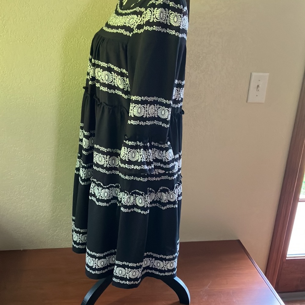 NWT M BLACK & WHITE LINED DANNY & NICOLE DRESS - Picture 2 of 14